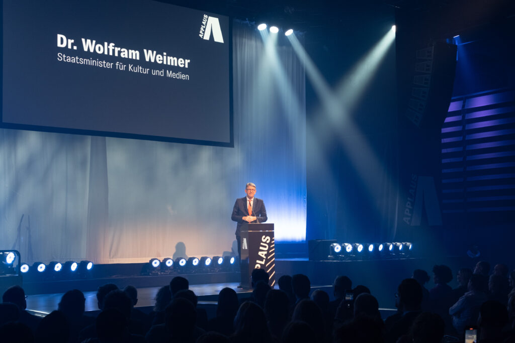 Kulturstaatsminister-Dr. Wolfram Weimer am Rednerpult